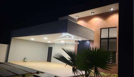 Casa à venda em Chapada dos Guimarães-MT: 3 quartos, 3 suites, 1 sala, 4 vagas, 200m² - Bairro Bom Clima!
