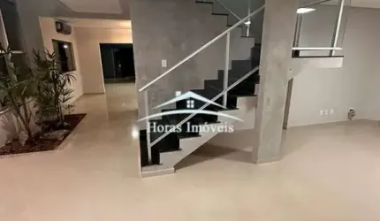 Casa em Condomínio de Luxo no Jardim Imperial, Cuiabá-MT: 4 Quartos, 2 Suítes, 3 Salas, 4 Banheiros, 2 Vagas, 230m².