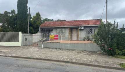 Casa com 7 quartos à venda na Rua Barão do Cerro Azul, 2143, Bom Jesus, São José dos Pinhais, 180 m2 por R$ 1.600.000