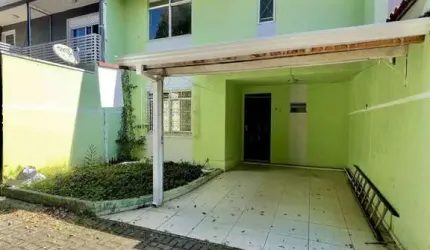 Casa com 3 quartos à venda na Rua Desembargador Antônio de Paula, 3138, Boqueirão, Curitiba por R$ 395.000