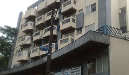 LOCAÇÃO | Apartamento, com 3 dormitórios em ZONA 04, Maringa