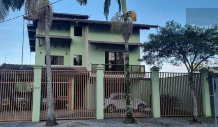 Excelente sobrado a venda em Pinhais