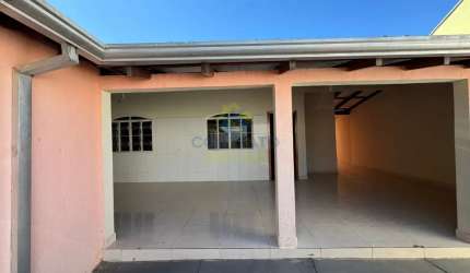 CASA Ampla, 200m², boa para comércio, 03 quartos, 12 garagens, Valor 2.500,00