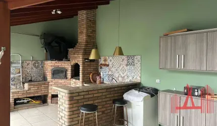 Sobrado em Condomínio para Locação com 3 dormitórios, 2 vagas de garagem, com 100 m² - Jardim São Pedro (Mogi das Cruzes)