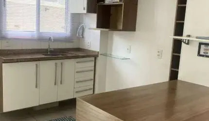 Casa Sobrado à Venda ou Locação com 3 dormitórios, 2 vagas de garagem, com 100 m² - Jardim São Pedro (Mogi das Cruzes)