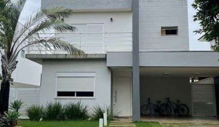 Casa de condomínio sobrado para venda tem 285 metros quadrados com 3 quartos