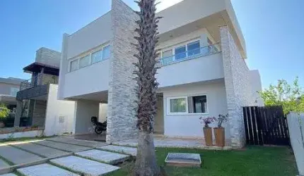 Casa de condomínio sobrado para venda possui 420 metros quadrados com 4 quartos
