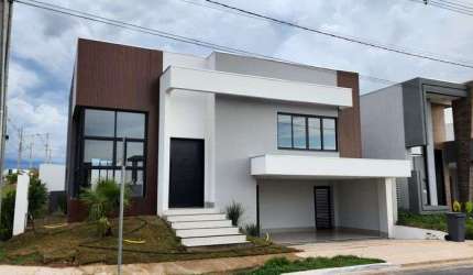 Casa de condomínio para venda tem 213 metros quadrados com 3 quartos