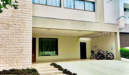 Linda Casa Térrea Florais dos Lagos