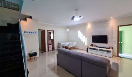 Casa à venda | 140m2 | 3 dormitórios ( 3 Suítes ) | 2 vagas  Vila augusta!