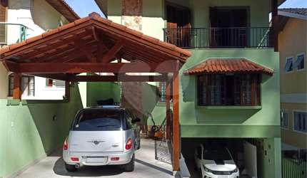 Casa à Venda Condomínio Fechado 355m²| 3 Suítes| 3 Vagas| Lazer na Serra da Cantareira