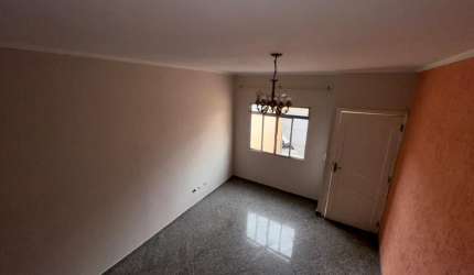 Sobrado para locação| 130m²| 2 dormitórios| 3 Vagas em Vila Nivi| SP!