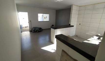 Casa Geminada para Venda em Uberlândia, Laranjeiras, 2 dormitórios, 1 suíte, 2 banheiros, 2 vagas