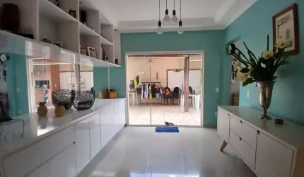 Casa para Venda em Uberlândia, Santa Mônica, 3 dormitórios, 1 suíte, 2 banheiros, 3 vagas