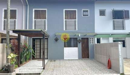 Casa em Condomínio – Conforto e Lazer a 700 Metros da Praia