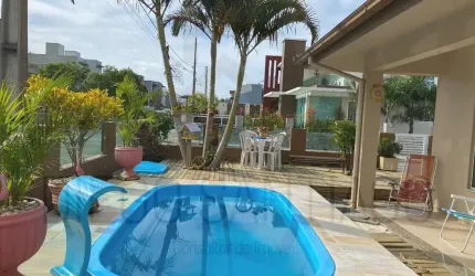 Imperdível oportunidade! Casa à venda em Garopaba-SC, Quinta dos Açores, 4 quartos, 2 suítes, 2 salas, 3 banheiros, 4 vagas de garagem, 170m².