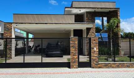 Casa com suiíte + 2 quartos, espaço gourmet e piscina no bairro Rio Hern em Schroeder
