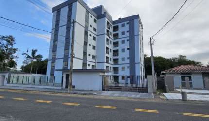 Apartamento com 3 dormitórios no centro de Schroeder - SC