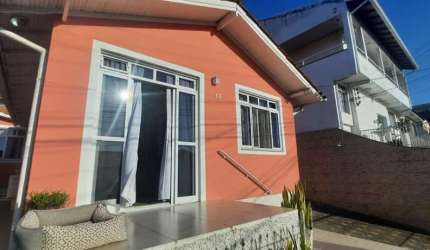 Casa com 3 quartos à venda na Armazém, 63, Bela Vista, São José por R$ 620.000