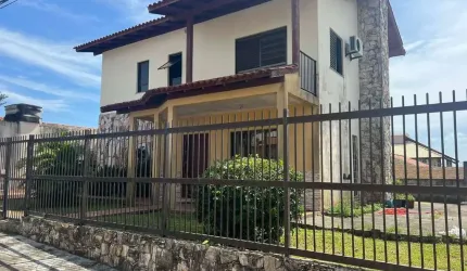 Casa com 3 quartos à venda na Luiz Carlos Barcelos, 1287, Ipiranga, São José por R$ 850.000