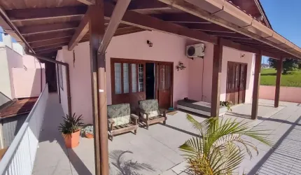 Casa com 4 quartos à venda na Rua José Roberto da Silva Andreani, 10, Serraria, São José por R$ 750.000