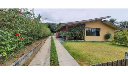 Linda casa no HARAS DE ALDEIA
