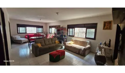 CASA 4 QUARTOS EM CANDEIAS