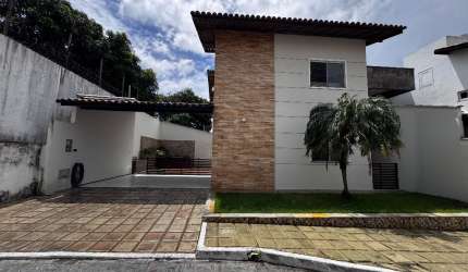 Casa em Condominio Duplex, com 4 suites, sendo 1 no terreo