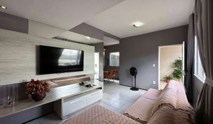 Casa Duplex com 4 quartos, sendo 2 suites, energia solar, quintal,  780.000,00