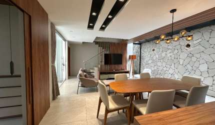 Casa Triplex, Condominio Berlin, 4 suites, Nascente, Porteira fechada.