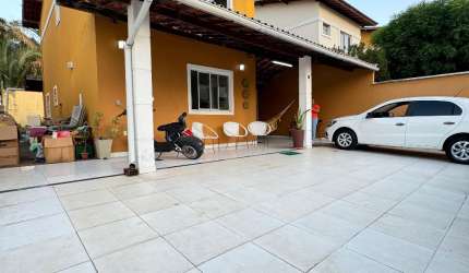 Casa Duplex com 4 suites, terreno de 380M², amplo quintal