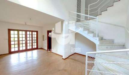 Casa com 3 quartos à venda, 250 m² por R$ 940.000 - Alto dos Pinheiros - Juiz de Fora/MG
