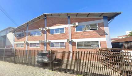 ALUGUEL DE GALPÃO 700 M² | BAIRRO COSTA E SILVA | IDEAL PARA DEPÓSITO | IGREJA | ACADEMIA