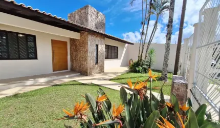 Oportunidade de Casa à Venda em Rua Sem Saída e Muito Bem Localizada no Itacorubi Região Nobre, Central e Privilegiada de Florianópolis !!