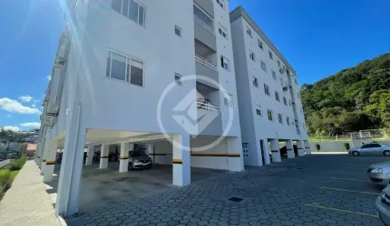 Apartamento à Venda - 2 Dormitórios em Potecas, São José/SC