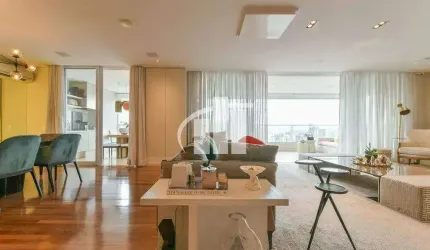 Apartamento tipo para venda com 4 quartos, 3 suítes, 271m² Piazza Del Sole, acabamentos refinados incluem piso de madeira, móveis planejados Ornare.
