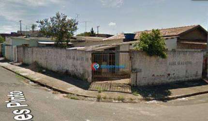 Terreno de esquina com 3 casas alugadas todas de 3 comodos com renda de 1.800,00 mensal