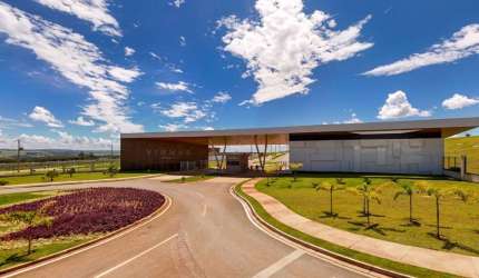 Lote de esquina com 439 m² no condomínio Residencial Vinhas Anápolis