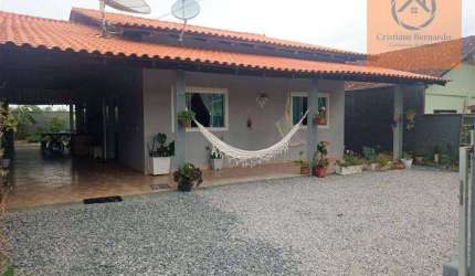 À VENDA!! CASA NA PRAIA COM QUINTAL E  04 QUARTOS!