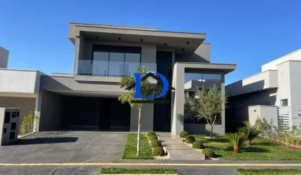 Imperdível Casa em Condomínio de Luxo em Goiânia-GO - Residencial Goiânia Golfe Clube  4 quartos, 4 suítes, 2 salas, 5 banheiros, 4 vagas de garagem  325m² de área