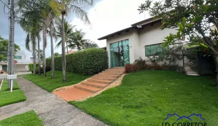 Imóvel de luxo em condomínio: Casa de 4 quartos, 4 suítes, 473,80 m², 5 vagas de garagem no Portal do Sol I, Goiânia-GO.