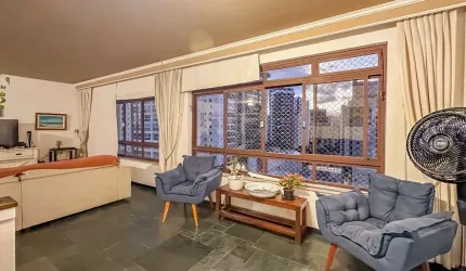 Apartamento tipo para venda com 4 quartos, sendo 1 suíte, 215m²