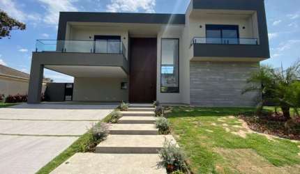 CASA DE 334M² DE ÁREA CONSTRUÍDA COM 4 SUÍTES NO COND. HARAS PINDORAMA-CABREÚVA-SP