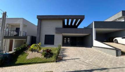 CASA TÉRREA DE 182 M² DE ÁREA CONSTRUÍDA COM 3 DORMITÓRIOS SENDO 2 SUÍTES NO CONDOMÍNIO BELLA VITTA EM JUNDIAÍ - SP