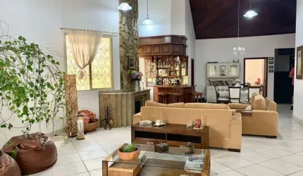 CASA DE 1.000 M² DE ÁREA TOTAL COM 4 DORMITÓRIOS, SENDO 3 SUÍTES NO CONDOMÍNIO JARDIM NOVO MUNDO EM JUNDIAÍ - SP