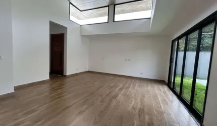 CASA TÉRREA DE 180 M² COM 3 SUÍTES NO CONDOMÍNIO VILLA VERDE NO JARDIM GRAMADÃO EM JUNDIAÍ - SP