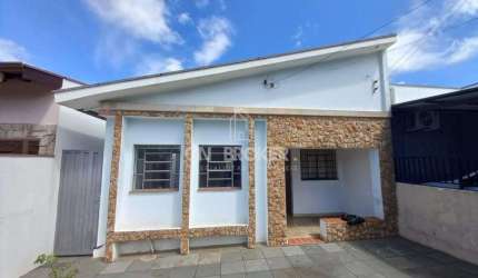Casa 3 dormitórios, em excelente localização residencial ou comercial. Cômodos grandes, quintal amplo. Vila Santana em Valinhos.
