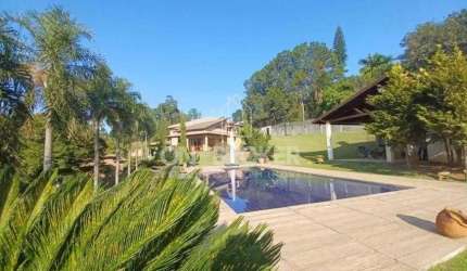Casa com 3 dormitórios à venda, 410 m² por R$ 3.000.000,00 - Dois Córregos - Valinhos/SP