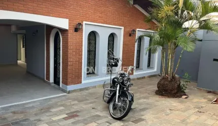 Casa com 3 dormitórios à venda, 172 m² por R$ 750.000,00 - Vila Martina - Valinhos/SP
