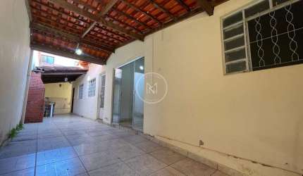 Casa com 2 dormitórios à venda no Três Poderes